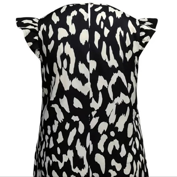 Curvy Animal Print Top Black And White - Picture 2 of 2